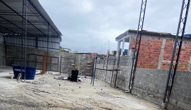 Construção irregular de galpão é flagrada em Nova Iguaçu